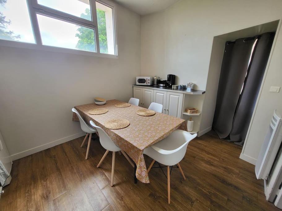 Le P'Tit Nid Apartment Parthenay Exterior foto